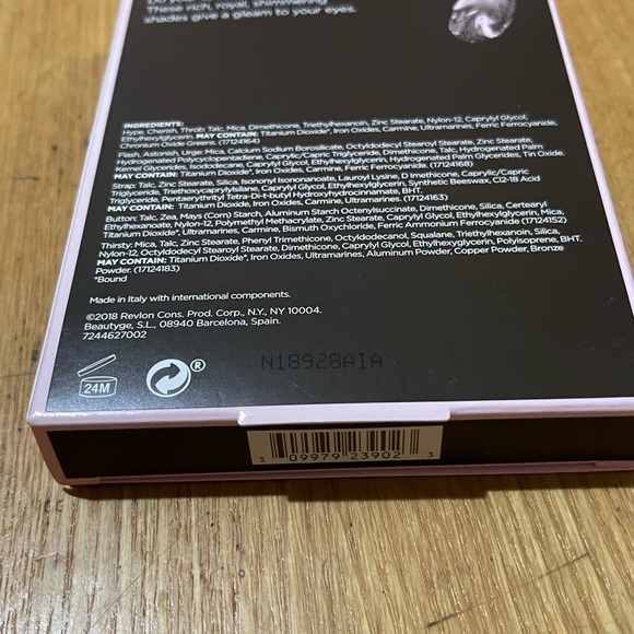 NIB!! LAST ONE!! DISCONTINUED FLESH STARSHINE EYESHADOW PALETTE - Picture 4 of 11